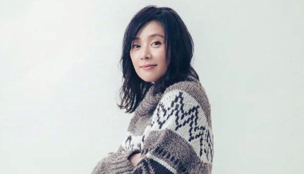 透明系女星大塚寧寧,面對更年期的祕訣是偷懶、累了也不忘笑一笑
