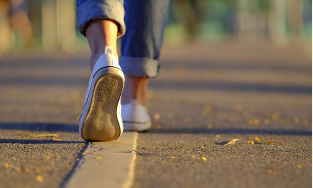 健康效益是跑步2倍！「正念散步」降低大腦老化、罹癌風險- 康健雜誌