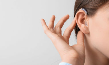 助聽器與電子耳差在哪？選「它」可恢復聽力近100％