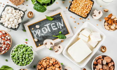 50歲之後更該注重蛋白質補充，研究顯示：選擇「植物性蛋白質」對健康更有益