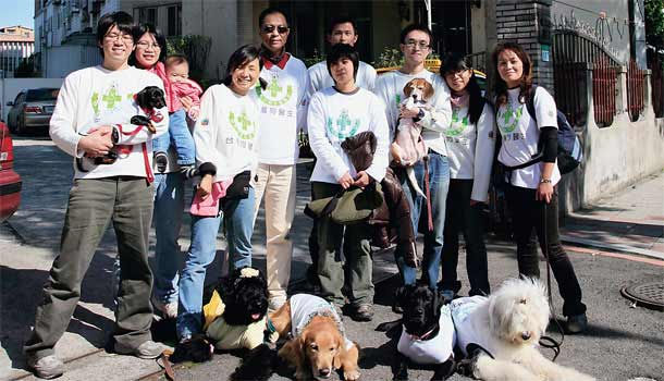 流浪狗變成狗醫生 康健雜誌
